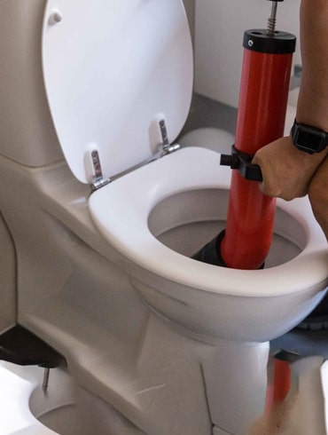 fix-clogged-toilet